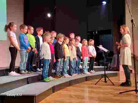 Cici pevski zbor OŠ Dragotina Ketteja